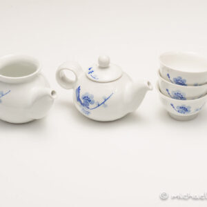 3 Cup Korean Tea Set - white with blue design