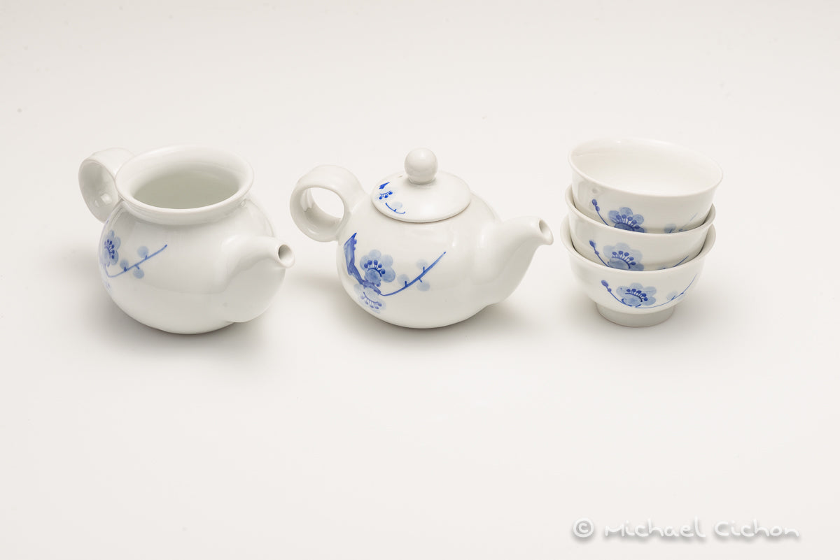 3 Cup Korean Tea Set - white with blue design