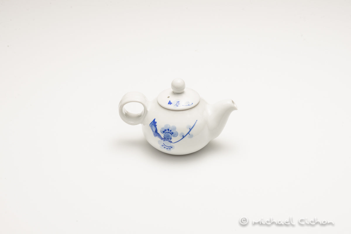 3 Cup Korean Tea Set - white with blue design - Image 3