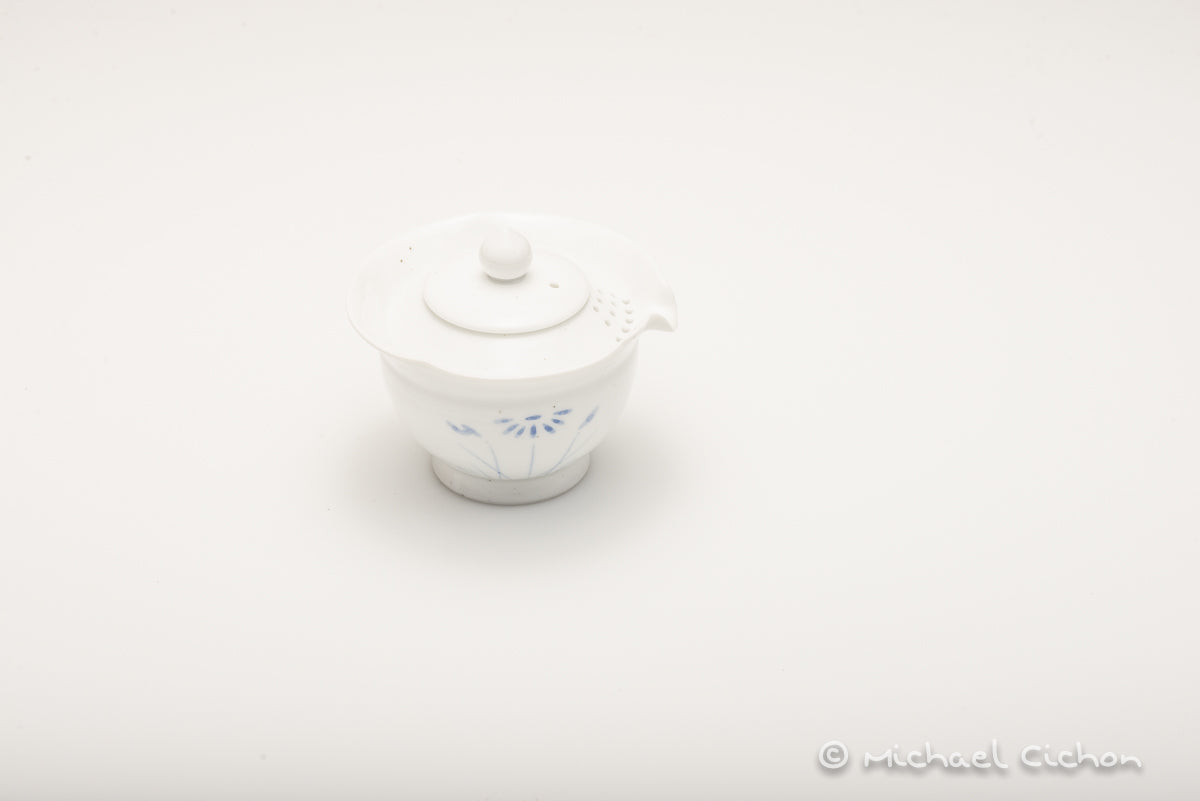 2 Cup Korean Gaiwan Set -blue flower design - Image 2